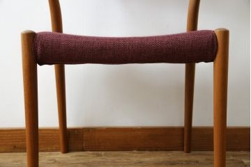 中古　展示品　Ritzwell(リッツウェル)　CHARLIE(チャーリー)　フォルムの美しさが魅力のクッション付きチェア(ダイニングチェア、椅子、イス)(R-065761)