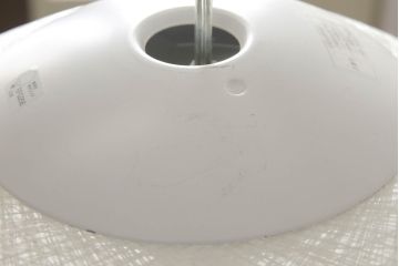 中古　YAMAGIWA(ヤマギワ)　MAYUHANA(マユハナ)　世界的建築家 伊東豊雄氏デザイン　柔らかな光がくつろぎの空間をつくるフロアランプ(フロア照明、スタンドライト、ホワイトボールランプ)(定価188,100円)(R-065762)