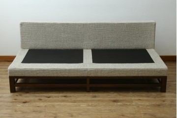 新古　未使用展示品　Ritzwell(リッツウェル)　GRAND LEEWISE(グランドリーワイズ)　和モダンなコーディネートに活躍してくれる肘なし2人掛けソファ&オットマン&サイドテーブル3点セット　定価3点計約75万円　(R-065765)