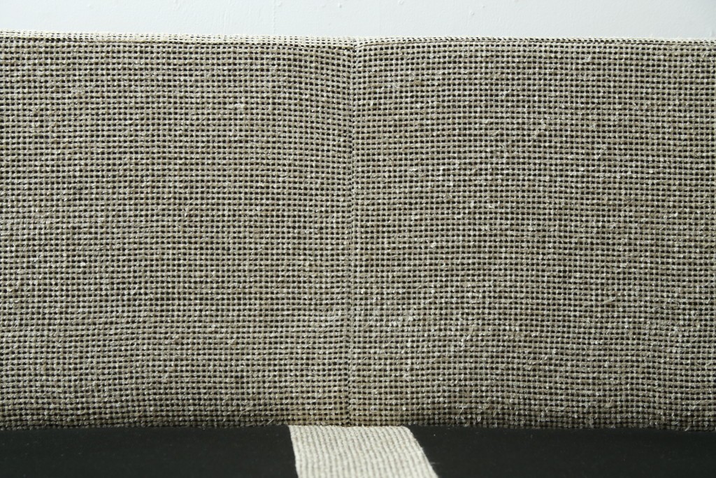 新古　未使用展示品　Ritzwell(リッツウェル)　GRAND LEEWISE(グランドリーワイズ)　和モダンなコーディネートに活躍してくれる肘なし2人掛けソファ&オットマン&サイドテーブル3点セット　定価3点計約75万円　(R-065765)