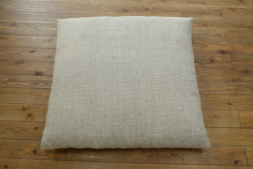 新古　未使用展示品　Ritzwell(リッツウェル)　GRAND LEEWISE(グランドリーワイズ)　和モダンなコーディネートに活躍してくれる肘なし2人掛けソファ&オットマン&サイドテーブル3点セット　定価3点計約75万円　(R-065765)
