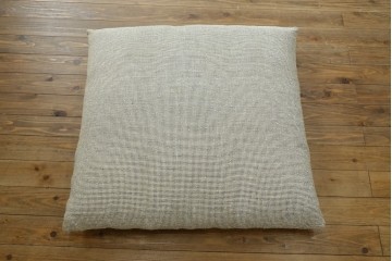 新古　未使用展示品　Ritzwell(リッツウェル)　GRAND LEEWISE(グランドリーワイズ)　和モダンなコーディネートに活躍してくれる肘なし2人掛けソファ&オットマン&サイドテーブル3点セット　定価3点計約75万円　(R-065765)