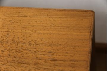 中古　CONDE HOUSE(カンディハウス)　WING LUX LD　ウォールナット材　三角モチーフの脚がお洒落!シンプルな中にこだわりが感じられるダイニングテーブル(6人掛け、8人掛け、食卓、作業台)(定価297,000円)(R-065768)