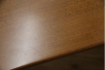 中古　CONDE HOUSE(カンディハウス)　WING LUX LD　ウォールナット材　三角モチーフの脚がお洒落!シンプルな中にこだわりが感じられるダイニングテーブル(6人掛け、8人掛け、食卓、作業台)(定価297,000円)(R-065768)