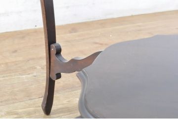 イギリスアンティーク　ウォールナット材　クラシカルな空間を演出する大振りなオケージョナルテーブル(カフェテーブル、コーヒーテーブル、英国)(R-065771)