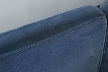 中古　松本民芸家具　#301型曲肘布張イス　上品なブルーカラーが空間のアクセントになる3人掛けソファ(3P、三人掛け、トリプルソファ、アームソファ)(定価約48万円)(R-065776)