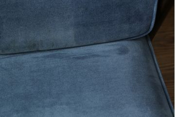 中古　松本民芸家具　#301型曲肘布張イス　上品なブルーカラーが空間のアクセントになる3人掛けソファ(3P、三人掛け、トリプルソファ、アームソファ)(定価約48万円)(R-065776)