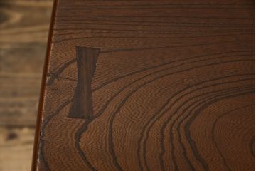 和製アンティーク　総欅(ケヤキ)材　和モダンな空間づくりに活躍する一枚板のローテーブル(座卓、センターテーブル)(R-065777)