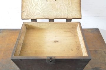 和製アンティーク　タモ材　玉杢　経年によって増した味わいが魅力的な金具付き硯箱(大)(小引き出し、掛硯、掛け硯、文箱、筆箱、小物収納、印箱)(R-065783)