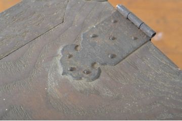 和製アンティーク　タモ材　玉杢　経年によって増した味わいが魅力的な金具付き硯箱(大)(小引き出し、掛硯、掛け硯、文箱、筆箱、小物収納、印箱)(R-065783)