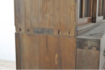 和製アンティーク　古い病院で使われていた味わい深い二段重ね戸棚(収納棚、キャビネット、本箱、書棚、陳列棚、店舗什器)(R-065789)