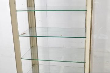 和製アンティーク　幅狭サイズが取り入れやすい!ホワイトカラーがお洒落な四面ガラスのケビントガラスケース(ショーケース、デンタルケース、デンタルキャビネット、陳列棚、飾り棚、収納棚、戸棚、店舗什器)(R-065800)