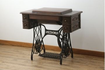 ジャンク品　イギリスアンティーク　SINGER(シンガー)社　置くだけで絵になる素敵な足踏みミシン(シンガーミシン、ミシンテーブル、ミシン台、工業用ミシン、サイドテーブル、ディスプレイ、英国)(R-065801)