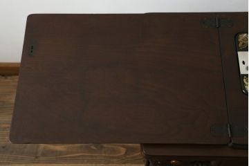 ジャンク品　イギリスアンティーク　SINGER(シンガー)社　置くだけで絵になる素敵な足踏みミシン(シンガーミシン、ミシンテーブル、ミシン台、工業用ミシン、サイドテーブル、ディスプレイ、英国)(R-065801)