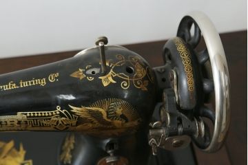 ジャンク品　イギリスアンティーク　SINGER(シンガー)社　置くだけで絵になる素敵な足踏みミシン(シンガーミシン、ミシンテーブル、ミシン台、工業用ミシン、サイドテーブル、ディスプレイ、英国)(R-065801)