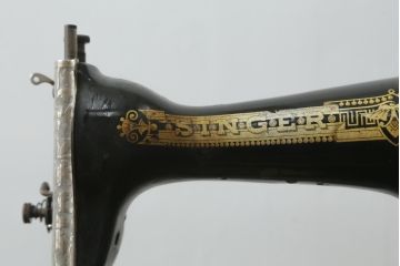 ジャンク品　イギリスアンティーク　SINGER(シンガー)社　置くだけで絵になる素敵な足踏みミシン(シンガーミシン、ミシンテーブル、ミシン台、工業用ミシン、サイドテーブル、ディスプレイ、英国)(R-065801)