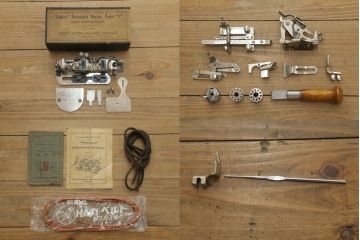 ジャンク品　イギリスアンティーク　SINGER(シンガー)社　置くだけで絵になる素敵な足踏みミシン(シンガーミシン、ミシンテーブル、ミシン台、工業用ミシン、サイドテーブル、ディスプレイ、英国)(R-065801)