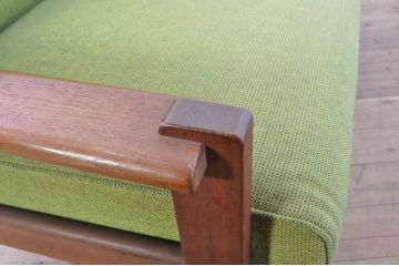 和製ビンテージ　日田工芸　チーク材　鮮やかなグリーンカラーが空間のアクセントになる3人掛けソファ(3P、三人掛け、ヴィンテージ)(R-065806)