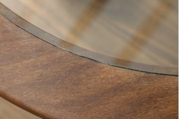 イギリスヴィンテージ　G-PLAN(ジープラン)　北欧家具　脚のデザインがおしゃれ!空間のアクセントになるガラストップラウンドテーブル(センターテーブル、コーヒーテーブル、サイドテーブル、ローテーブル、ビンテージ、英国)(R-065814)