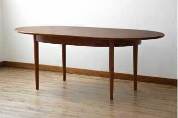 イギリスヴィンテージ　チーク材　北欧スタイルにおすすめなダイニングテーブル　(R-065818)