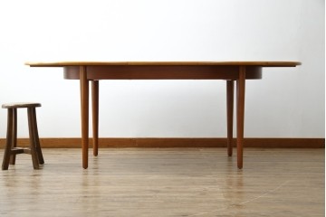 イギリスヴィンテージ　チーク材　北欧スタイルにおすすめなダイニングテーブル　(R-065818)