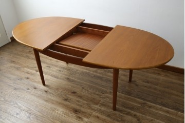 イギリスヴィンテージ　チーク材　北欧スタイルにおすすめなダイニングテーブル　(R-065818)