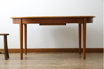 イギリスヴィンテージ　チーク材　北欧スタイルにおすすめなダイニングテーブル　(R-065818)