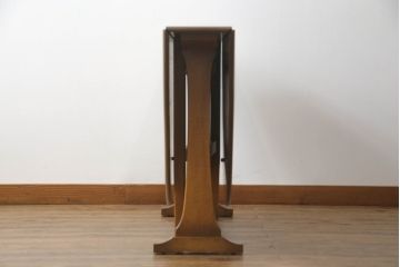 イギリスビンテージ　ERCOL(アーコール)　流れるような木目が目を惹くドロップリーフテーブル(ダイニングテーブル、2人掛け、4人掛け、バタフライテーブル、ゲートレッグテーブル、ラウンドテーブル、食卓、エクステンションテーブル、ヴィンテージ、英国)(R-065827)