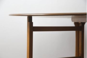 イギリスビンテージ　ERCOL(アーコール)　流れるような木目が目を惹くドロップリーフテーブル(ダイニングテーブル、2人掛け、4人掛け、バタフライテーブル、ゲートレッグテーブル、ラウンドテーブル、食卓、エクステンションテーブル、ヴィンテージ、英国)(R-065827)