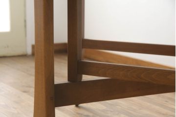 イギリスビンテージ　ERCOL(アーコール)　流れるような木目が目を惹くドロップリーフテーブル(ダイニングテーブル、2人掛け、4人掛け、バタフライテーブル、ゲートレッグテーブル、ラウンドテーブル、食卓、エクステンションテーブル、ヴィンテージ、英国)(R-065827)