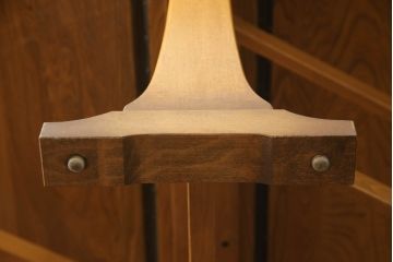 イギリスビンテージ　ERCOL(アーコール)　流れるような木目が目を惹くドロップリーフテーブル(ダイニングテーブル、2人掛け、4人掛け、バタフライテーブル、ゲートレッグテーブル、ラウンドテーブル、食卓、エクステンションテーブル、ヴィンテージ、英国)(R-065827)