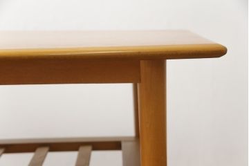イギリスビンテージ　ゆるやかにカーブした天板でデザインがお洒落なセンターテーブル(リビングテーブル、ローテーブル、英国、ヴィンテージ)(R-065828)