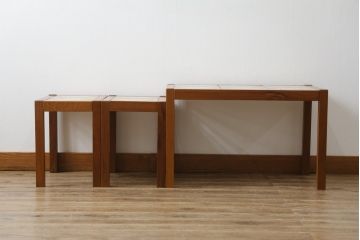 イギリスビンテージ　チーク材　上品な模様のタイルトップが魅力のネストテーブル(サイドテーブル、コーヒーテーブル、カフェテーブル、ローテーブル、センターテーブル、ヴィンテージ、英国)(R-065831)