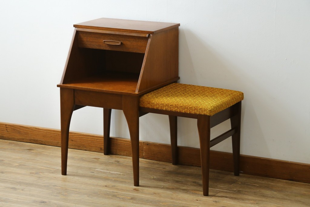 イギリスビンテージ　CHiPPY TELEPHONE SEATS　チーク材とバーチ材製のテレフォンベンチ　(R-065834)