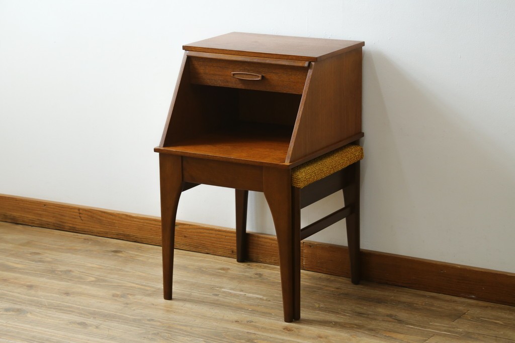イギリスビンテージ　CHiPPY TELEPHONE SEATS　チーク材とバーチ材製のテレフォンベンチ　(R-065834)