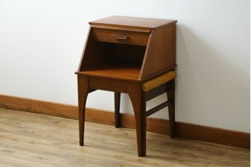 イギリスビンテージ　CHiPPY TELEPHONE SEATS　チーク材とバーチ材製のテレフォンベンチ　(R-065834)