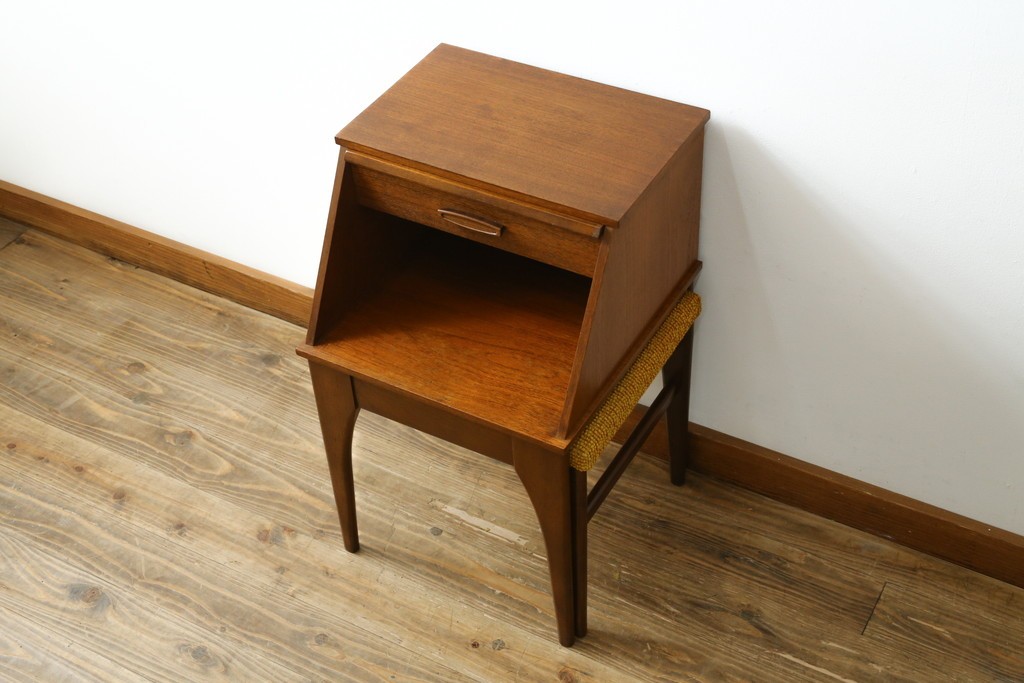イギリスビンテージ　CHiPPY TELEPHONE SEATS　チーク材とバーチ材製のテレフォンベンチ　(R-065834)