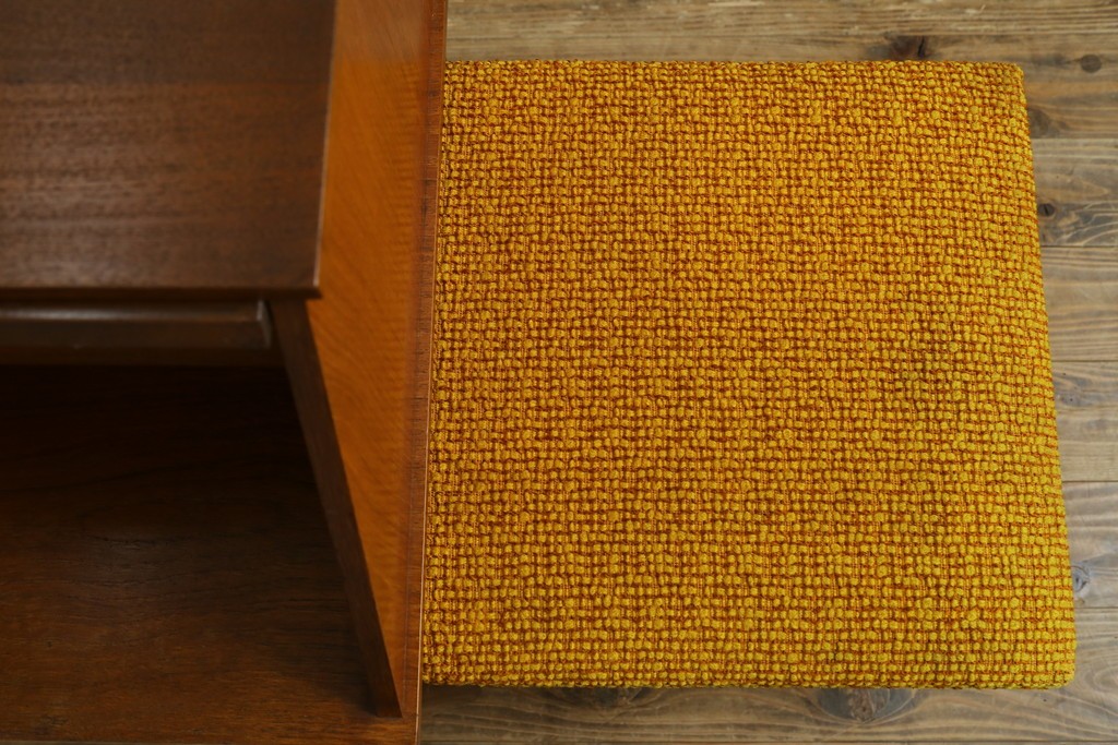 イギリスビンテージ　CHiPPY TELEPHONE SEATS　チーク材とバーチ材製のテレフォンベンチ　(R-065834)