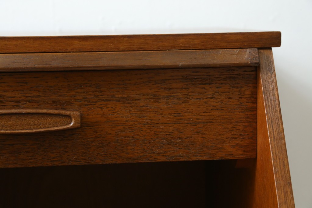 イギリスビンテージ　CHiPPY TELEPHONE SEATS　チーク材とバーチ材製のテレフォンベンチ　(R-065834)