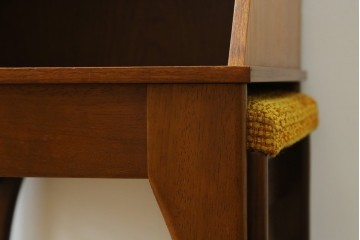 イギリスビンテージ　CHiPPY TELEPHONE SEATS　チーク材とバーチ材製のテレフォンベンチ　(R-065834)