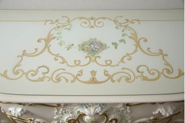 中古　イタリア高級家具　SILIK(シリック)　幅約3mの特大サイズ!!　ロココ調の華やかな装飾が美しいサイドボード(収納棚、戸棚、サイドキャビネット、コンソールテーブル)(定価約200万円)(R-065838)
