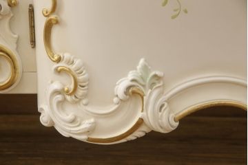 中古　イタリア高級家具　SILIK(シリック)　幅約3mの特大サイズ!!　ロココ調の華やかな装飾が美しいサイドボード(収納棚、戸棚、サイドキャビネット、コンソールテーブル)(定価約200万円)(R-065838)