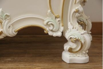 中古　イタリア高級家具　SILIK(シリック)　幅約3mの特大サイズ!!　ロココ調の華やかな装飾が美しいサイドボード(収納棚、戸棚、サイドキャビネット、コンソールテーブル)(定価約200万円)(R-065838)