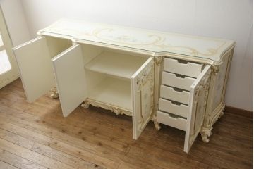 中古　美品　イタリア高級家具　SILIK(シリック)　ロココ調の豪華な装飾が優美なサイドボード(サイドキャビネット、戸棚、収納棚、引き出し)(R-065839)