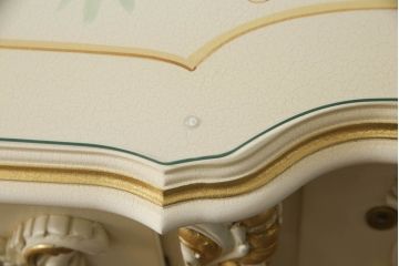 中古　美品　イタリア高級家具　SILIK(シリック)　ロココ調の豪華な装飾が優美なサイドボード(サイドキャビネット、戸棚、収納棚、引き出し)(R-065839)