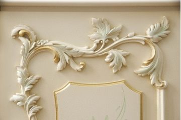 中古　美品　イタリア高級家具　SILIK(シリック)　ロココ調の豪華な装飾が優美なサイドボード(サイドキャビネット、戸棚、収納棚、引き出し)(R-065839)
