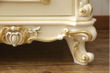 中古　美品　イタリア高級家具　SILIK(シリック)　ロココ調の豪華な装飾が優美なサイドボード(サイドキャビネット、戸棚、収納棚、引き出し)(R-065839)