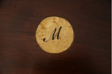 イギリスアンティーク　マホガニー材　クラシカルな佇まいが魅力のワインテーブル(サイドテーブル、コーヒーテーブル、カフェテーブル、丸テーブル、ラウンドテーブル、花台、英国)(R-065845)