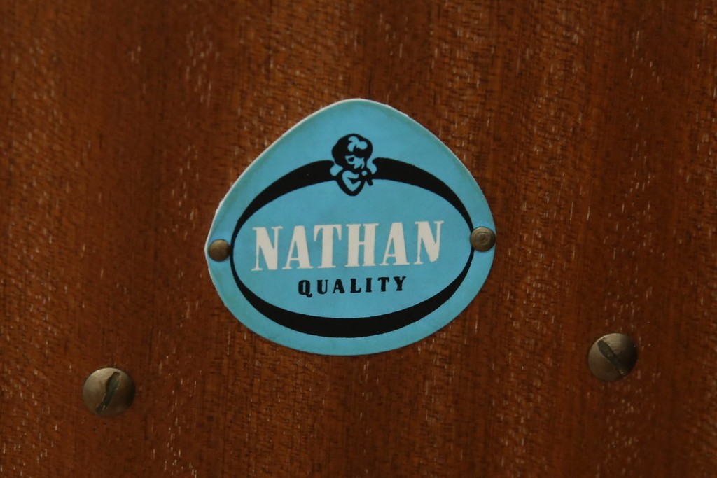 イギリスビンテージ　nathan(ネイサン)社　希少モデル!　チーク材　スタイリッシュなサイドボード　(R-065849)