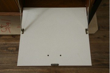 イギリスビンテージ　nathan(ネイサン)社　希少モデル!　チーク材　スタイリッシュなサイドボード　(R-065849)